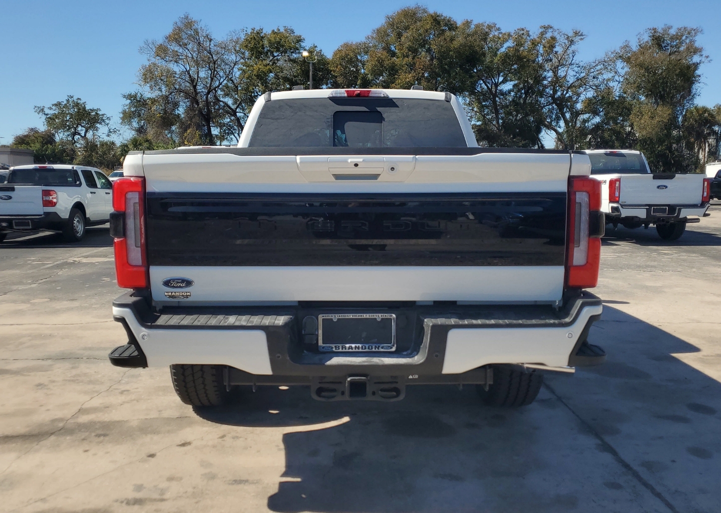 2026 Ford F-250 Super Duty Platinum - Photo 9