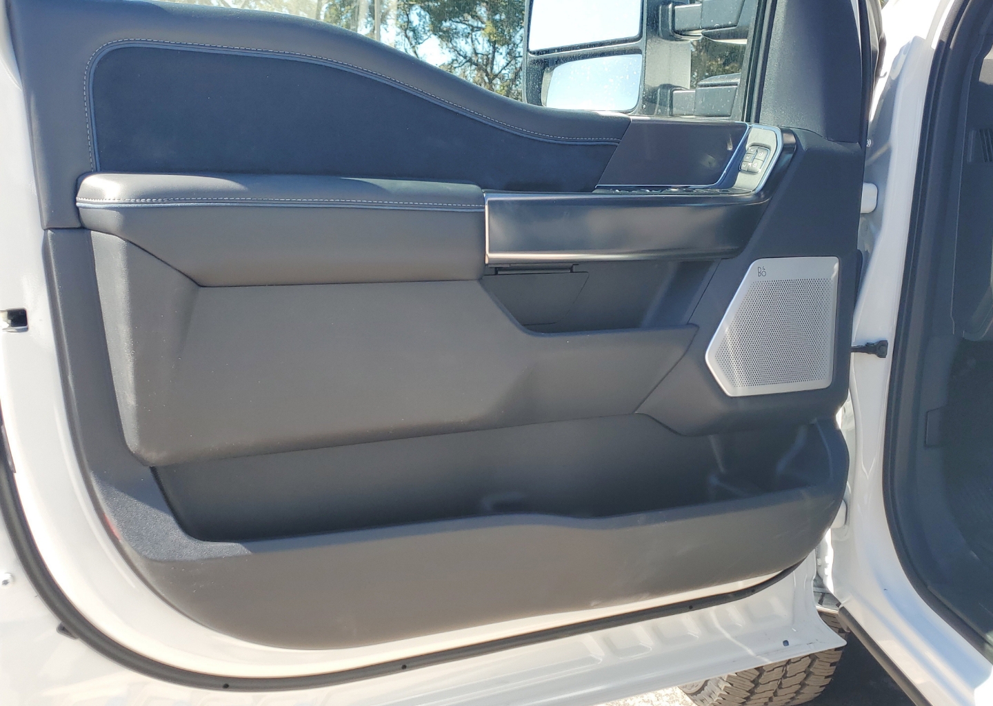 2026 Ford F-250 Super Duty Platinum - Photo 16