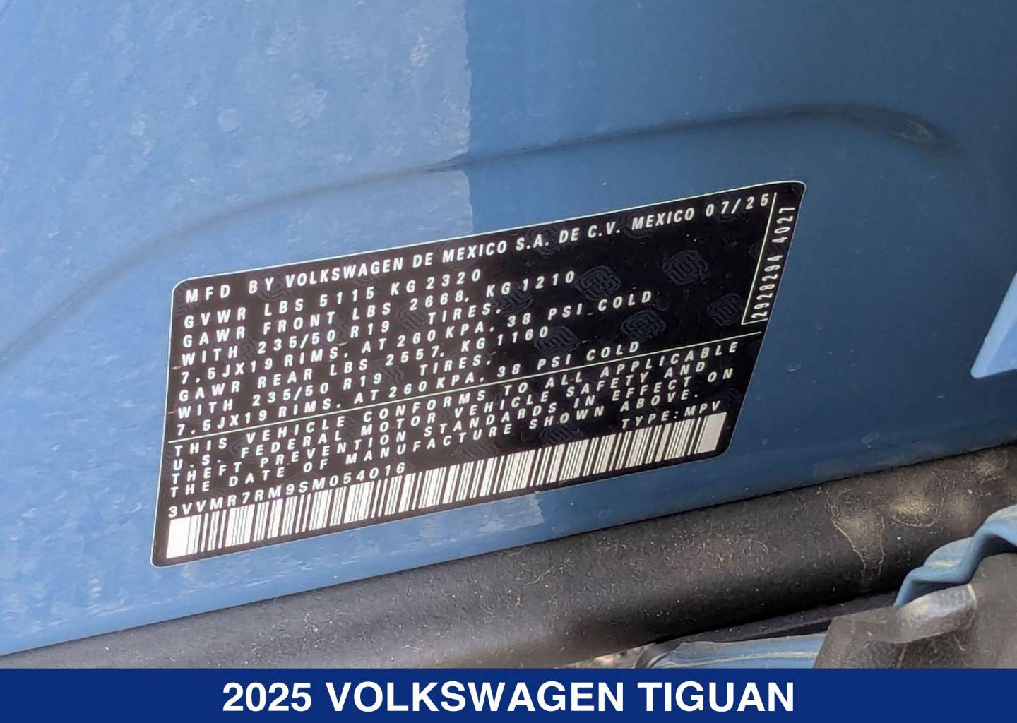 2025 Volkswagen Tiguan SE - Photo 21