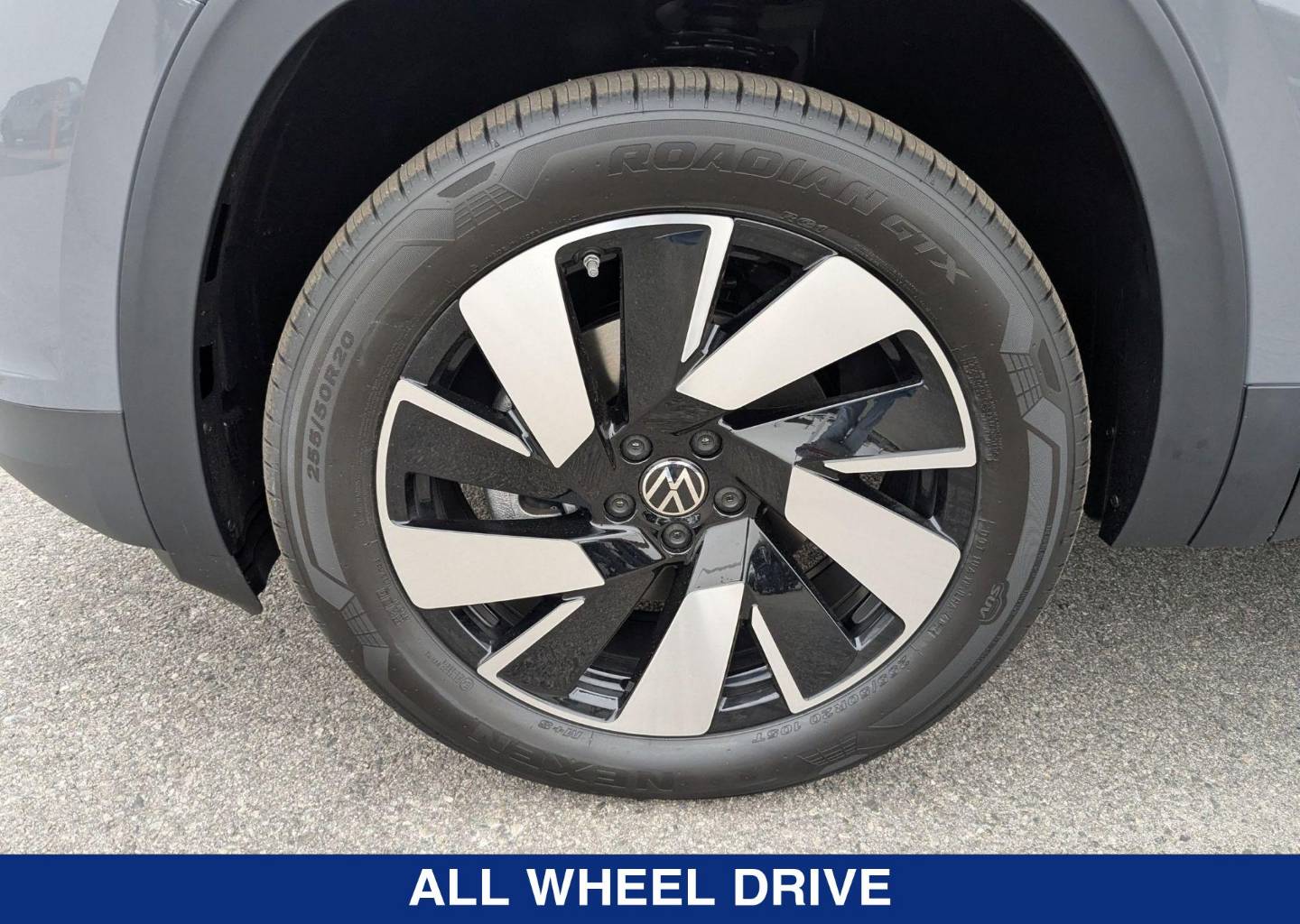 2025 Volkswagen Atlas Cross Sport SE w/Tech - Photo 9