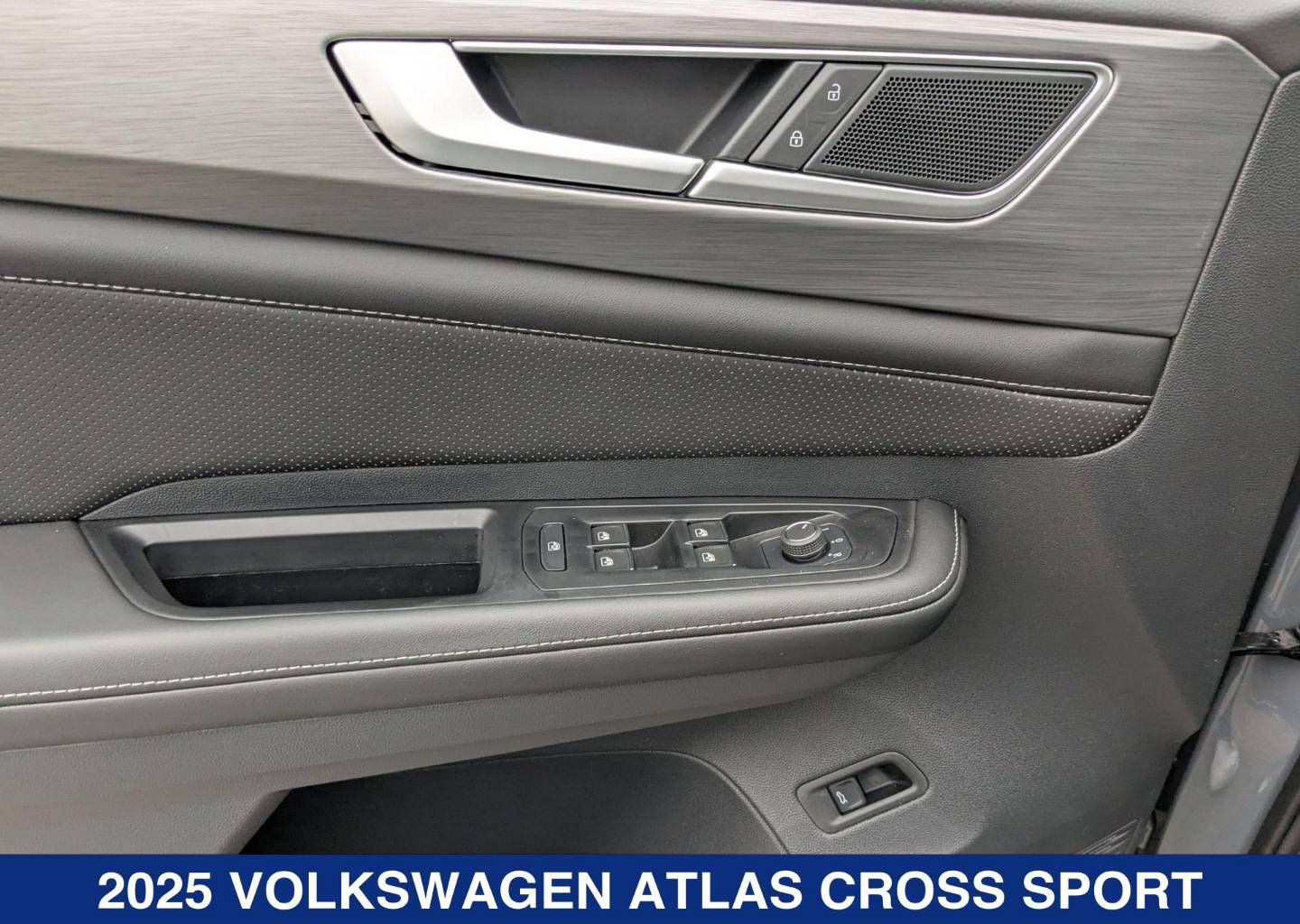 2025 Volkswagen Atlas Cross Sport SE w/Tech - Photo 11