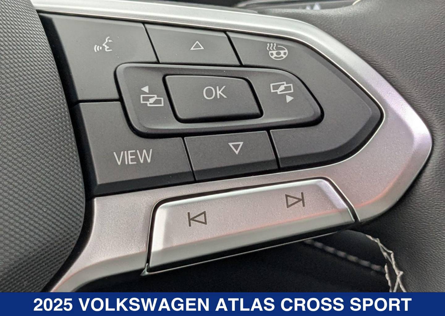 2025 Volkswagen Atlas Cross Sport SE w/Tech - Photo 17