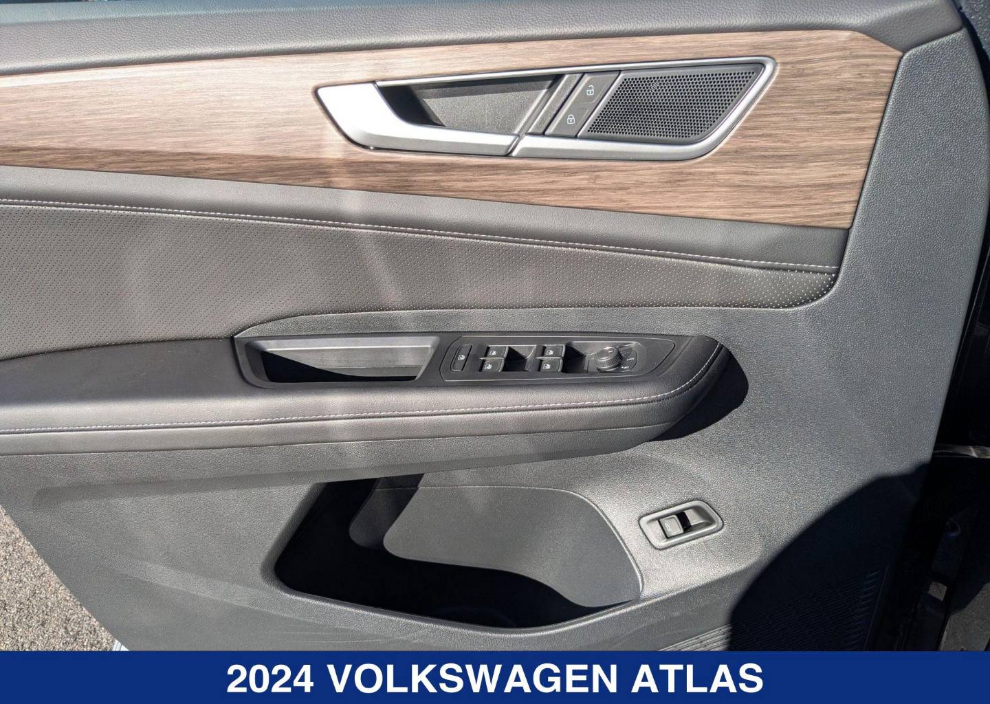 2024 Volkswagen Atlas SEL - Photo 10