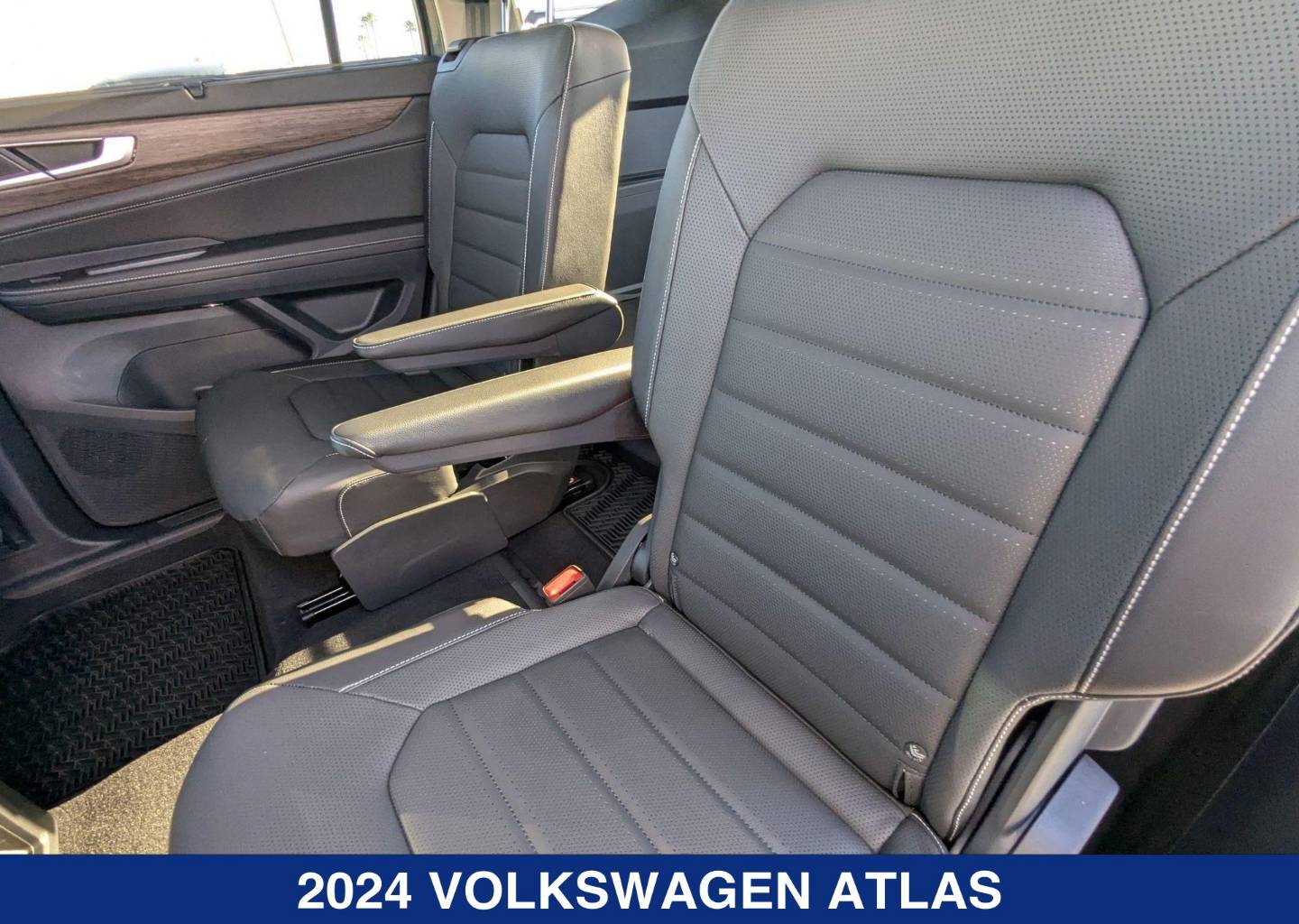 2024 Volkswagen Atlas SEL - Photo 18