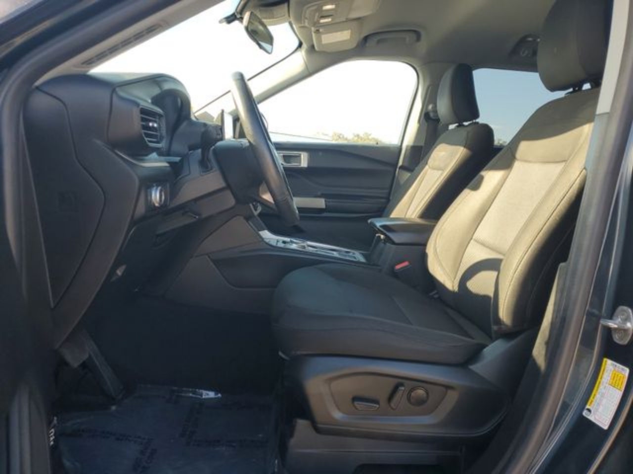 2022 Ford Explorer XLT - Photo 16