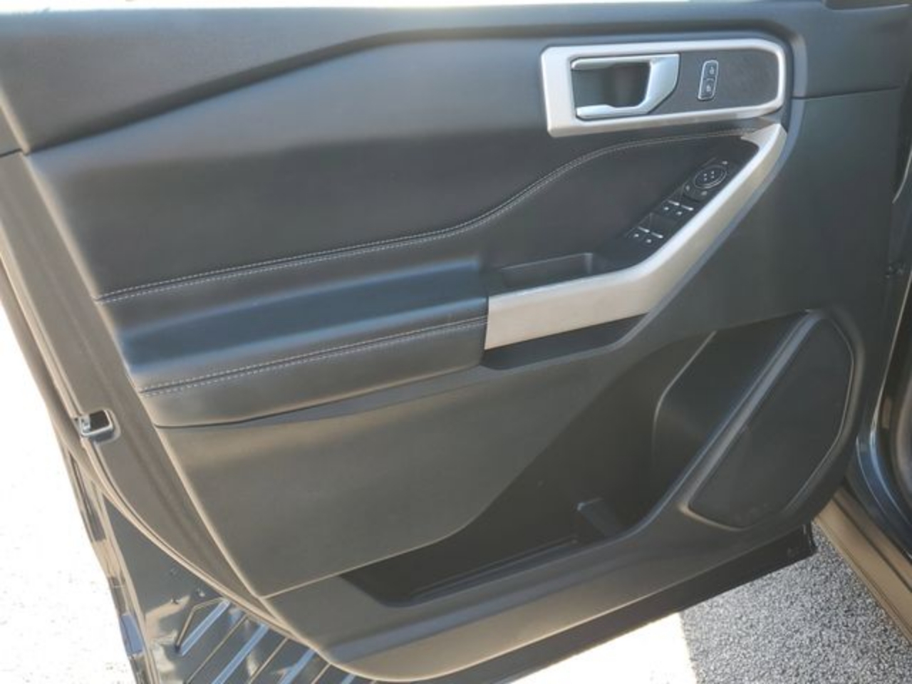 2022 Ford Explorer XLT - Photo 19