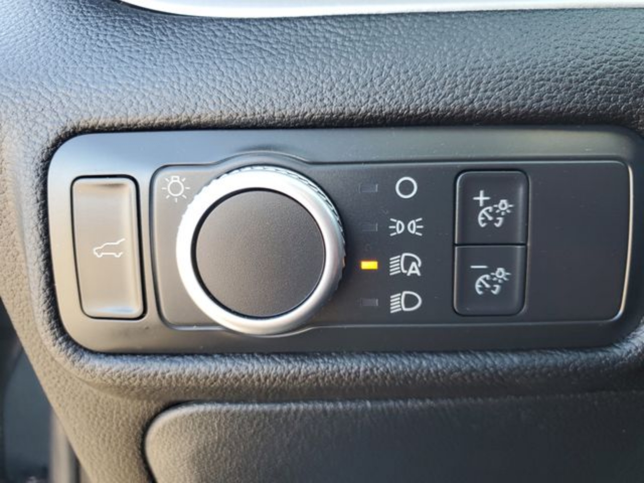 2022 Ford Explorer XLT - Photo 21