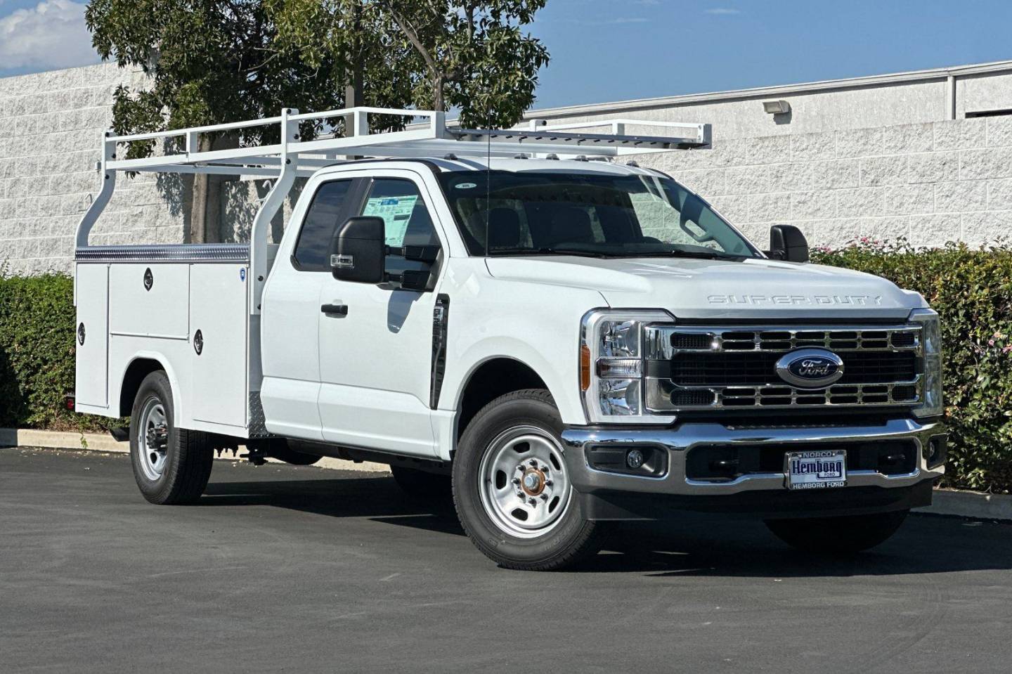 2025 Ford F-350 Super Duty Chassis Cab