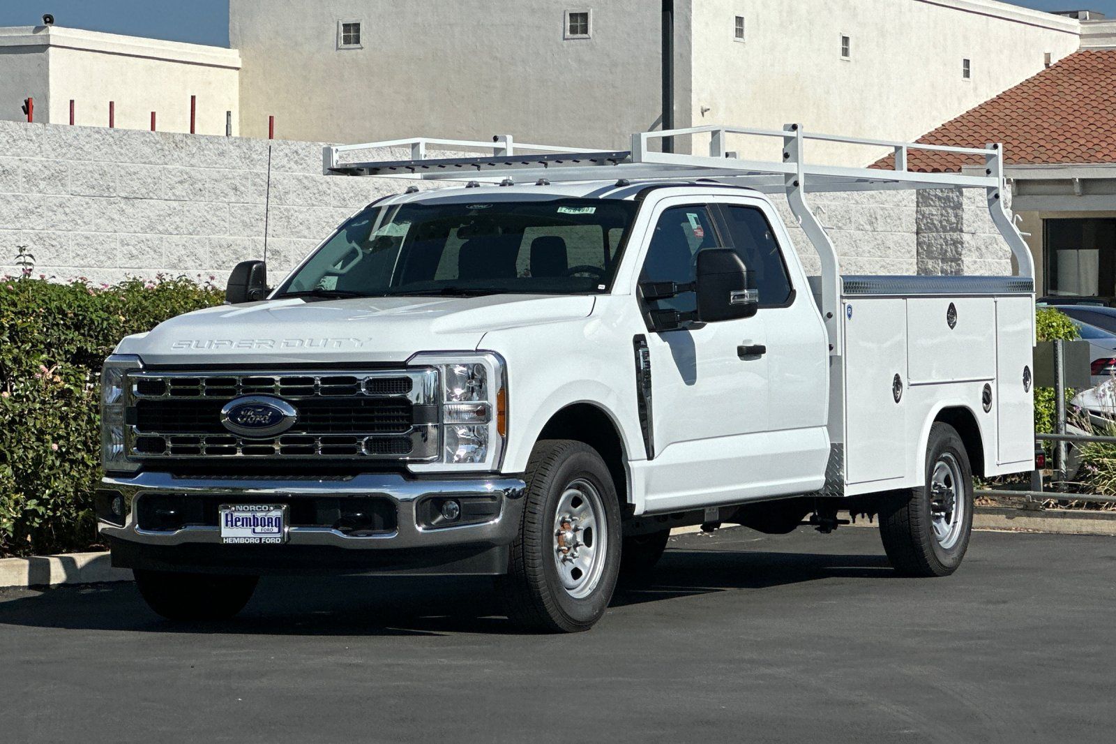 2025 Ford F-350 Super Duty Chassis Cab XL - Photo 7