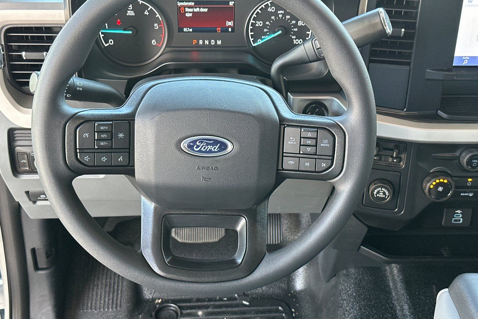 2025 Ford F-350 Super Duty Chassis Cab XL - Photo 13