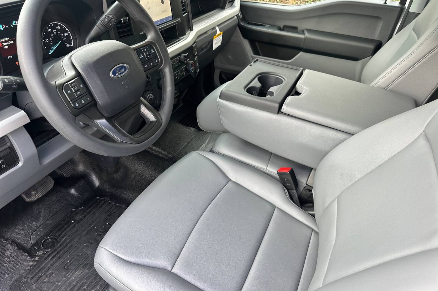2026 Ford F-350 Super Duty Chassis Cab XL - Photo 9