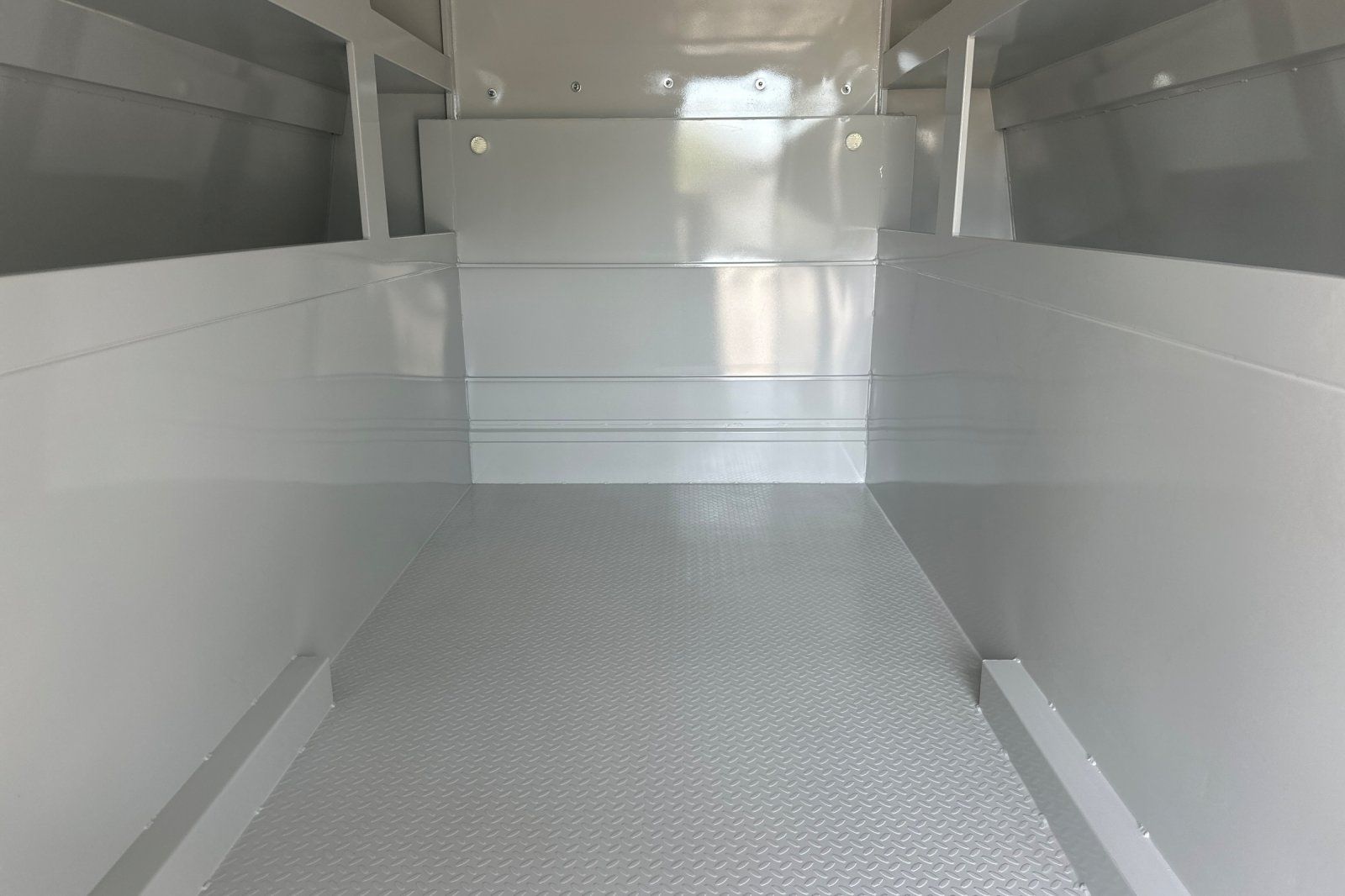 2025 Ford E-Series Cutaway Base - Photo 13