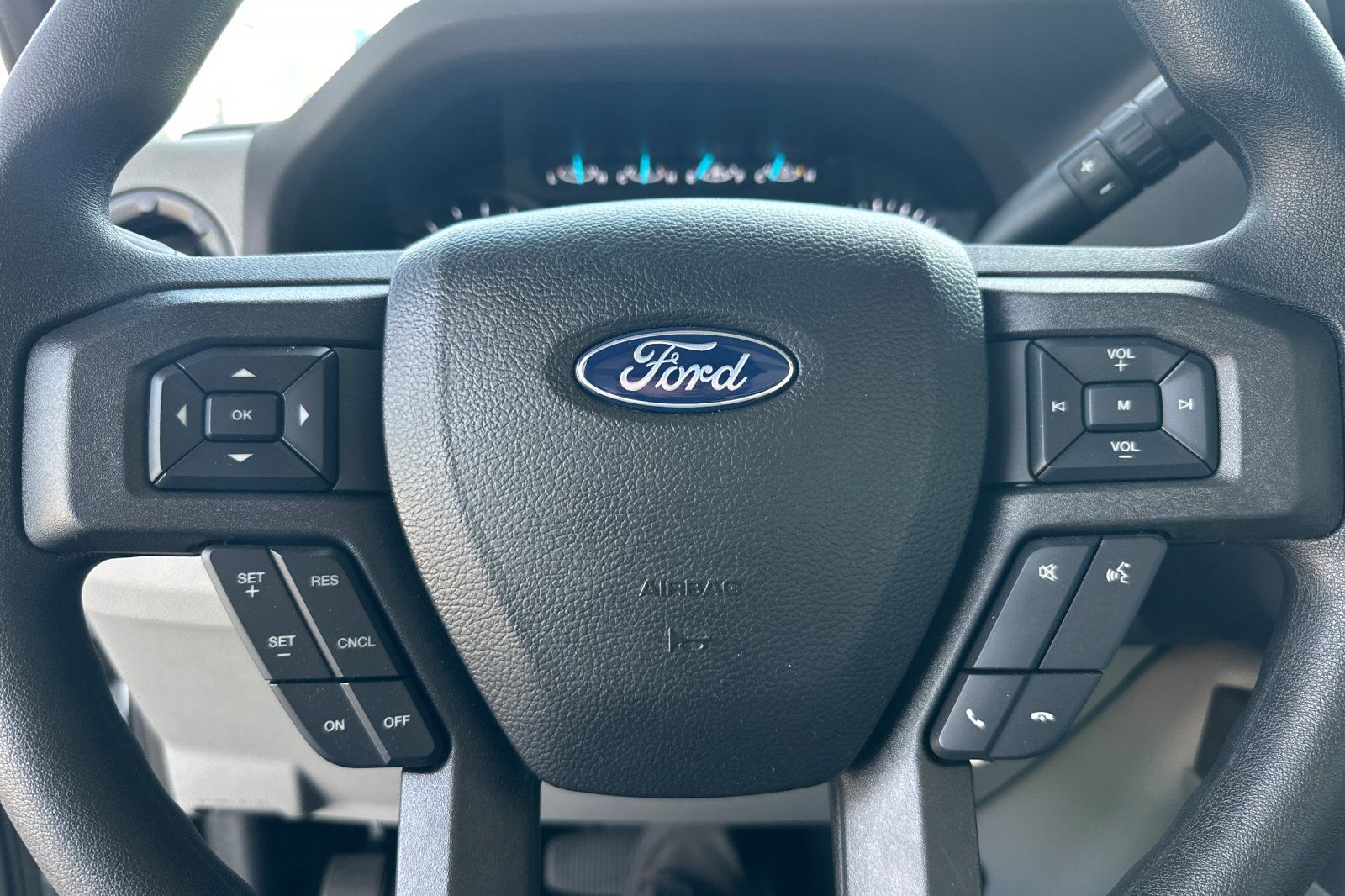 2025 Ford E-Series Cutaway Base - Photo 20