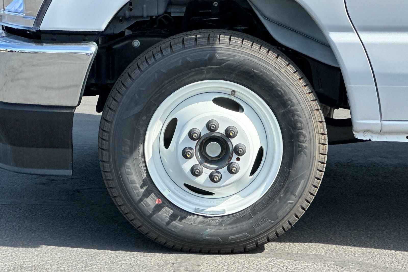 2025 Ford E-Series Cutaway Base - Photo 22