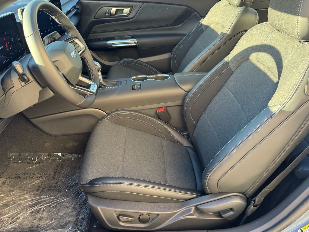 2025 Ford Mustang EcoBoost Fastback - Photo 8