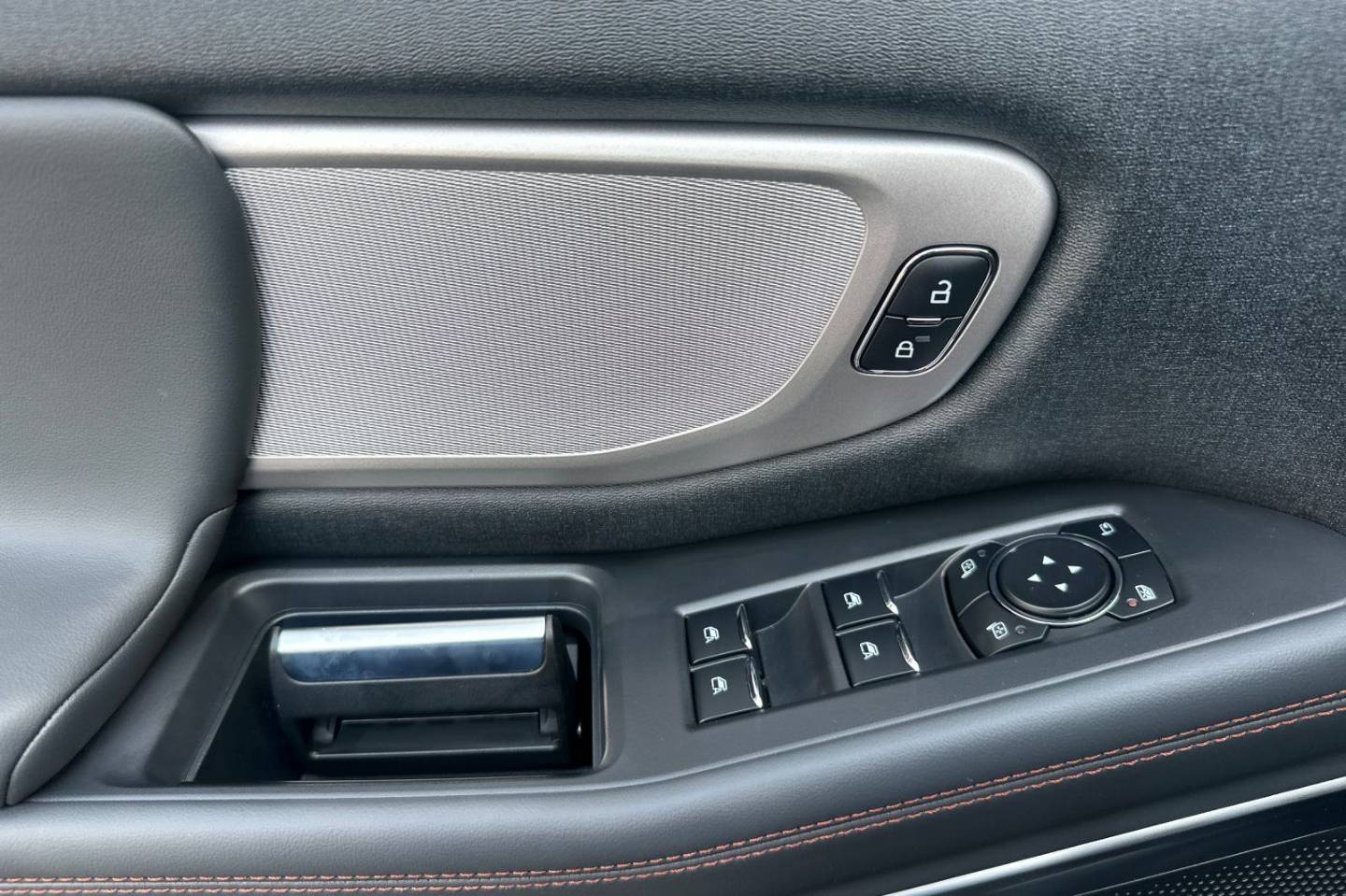 2025 Ford Expedition Active - Photo 11