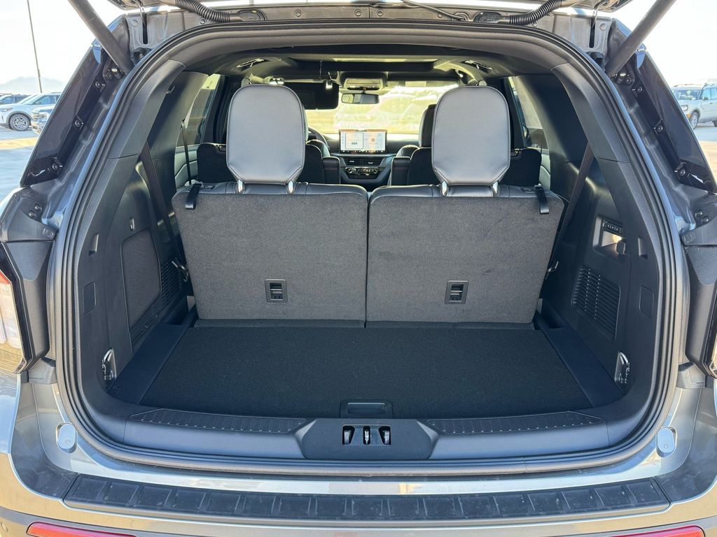 2026 Ford Explorer ST - Photo 13