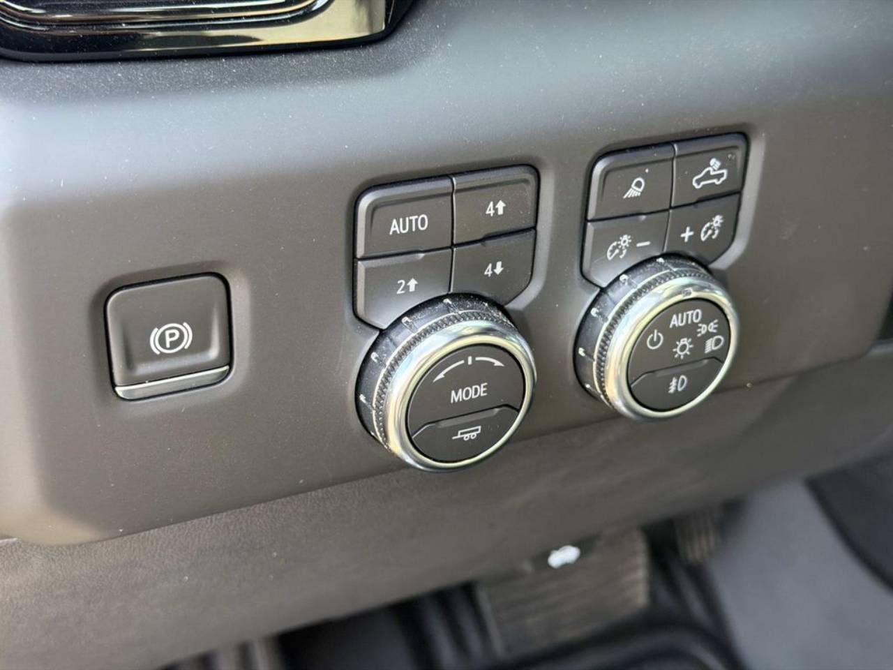 2025 GMC Sierra 1500 AT4 - Photo 6