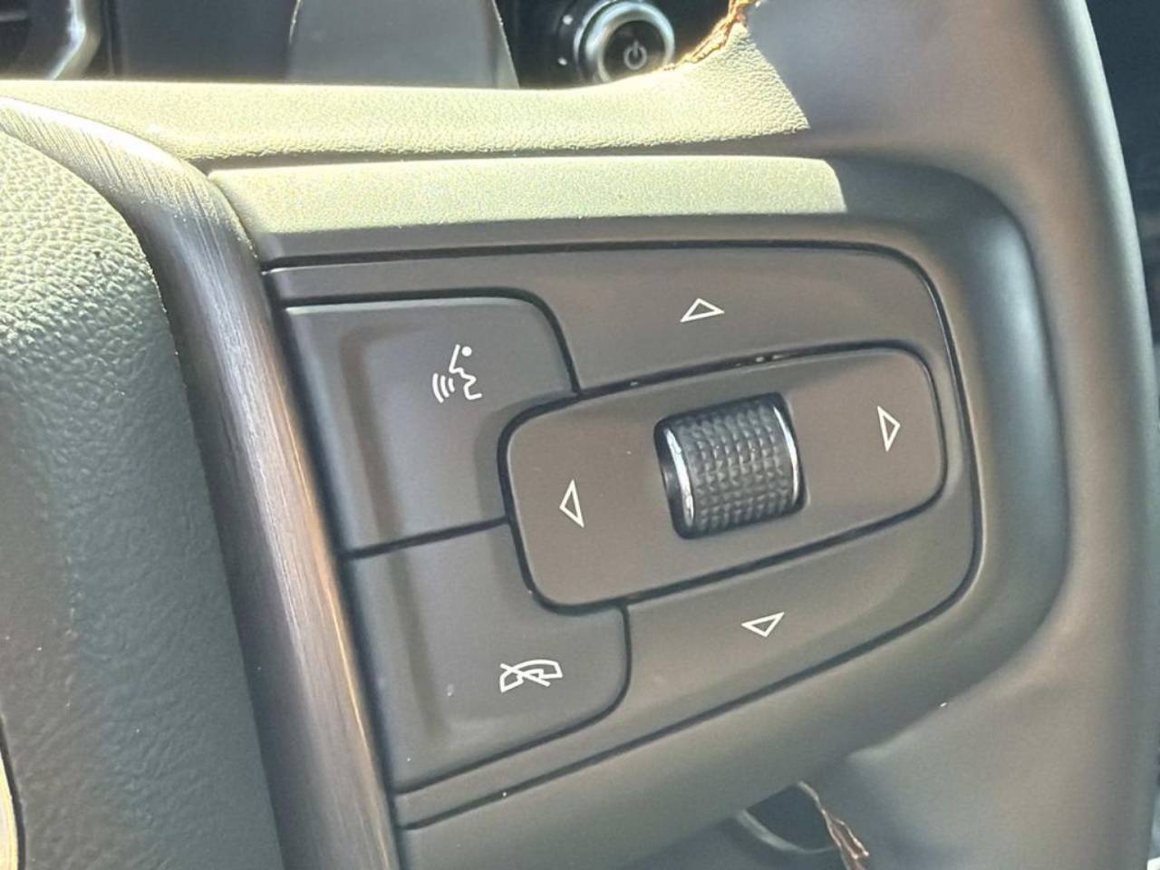 2025 GMC Sierra 1500 AT4 - Photo 9