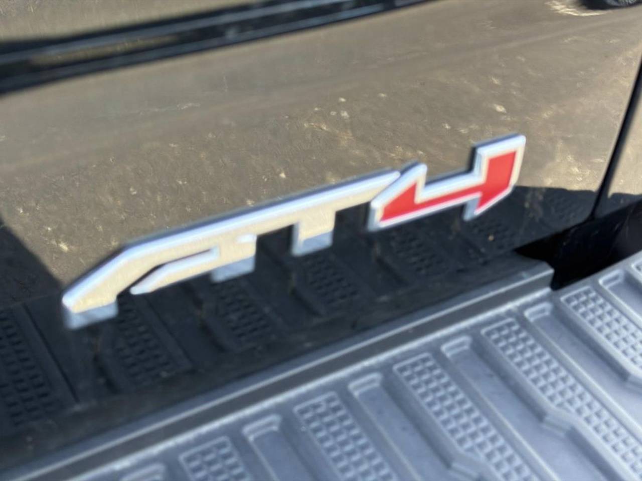 2025 GMC Sierra 1500 AT4 - Photo 18