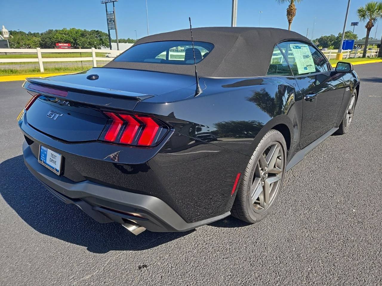 2025 Ford Mustang GT Premium Convertible - Photo 10