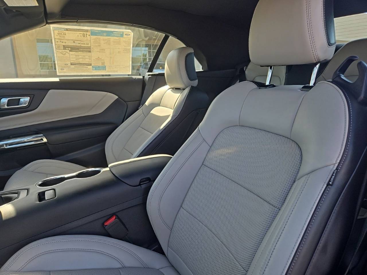 2025 Ford Mustang GT Premium Convertible - Photo 16