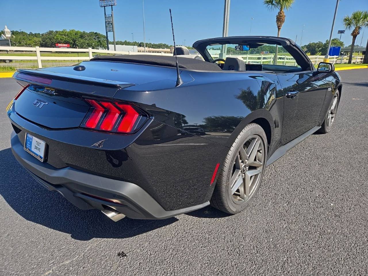 2025 Ford Mustang GT Premium Convertible - Photo 31