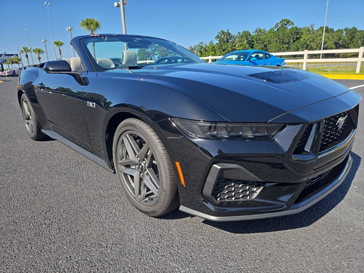 2025 Ford Mustang GT Premium Convertible - Photo 32