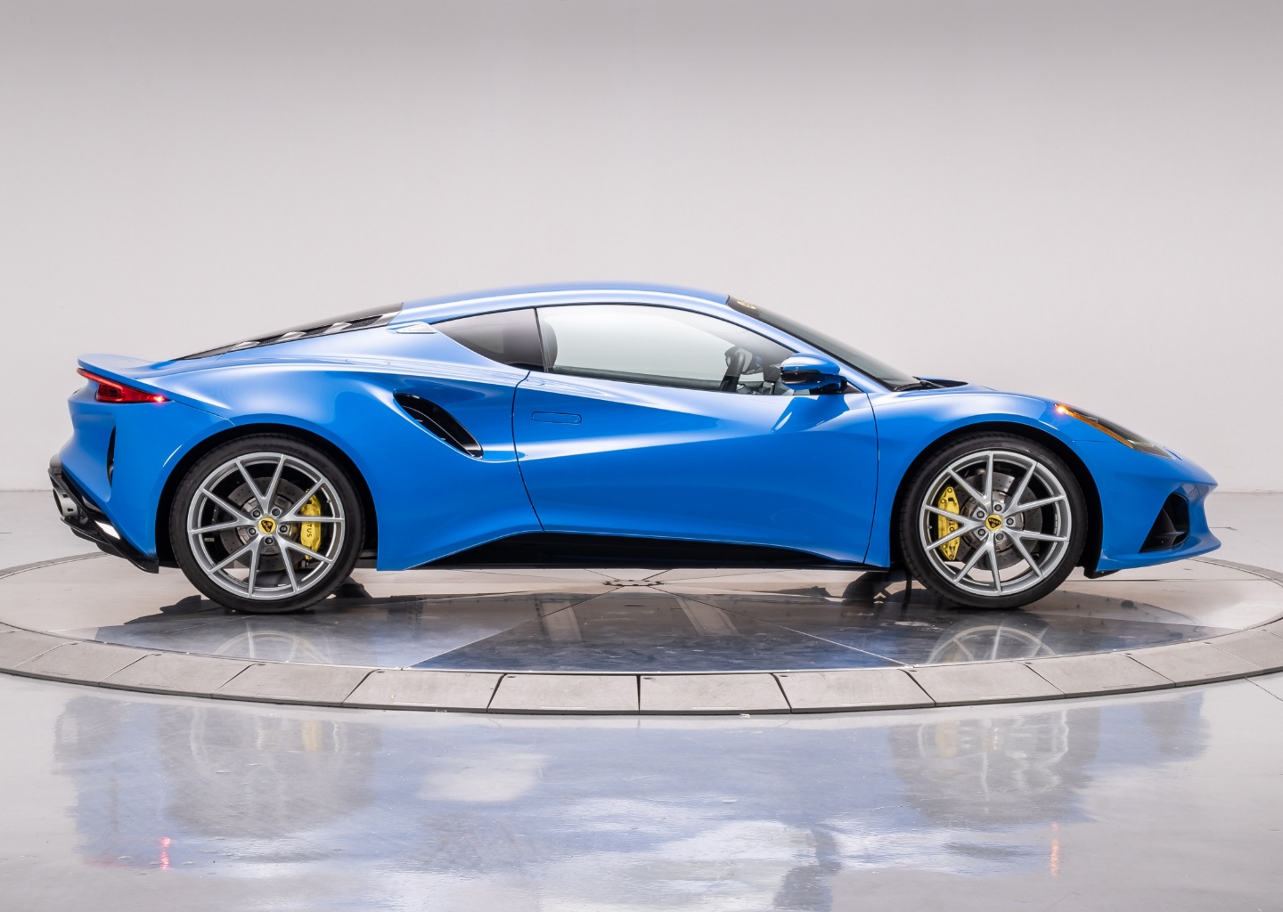 2024 Lotus Emira First Edition - Photo 6