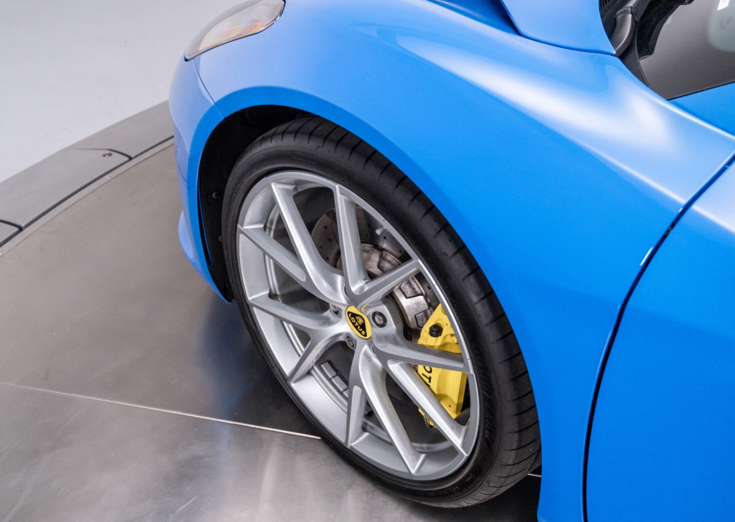 2024 Lotus Emira First Edition - Photo 10