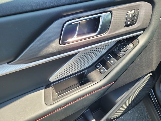 2025 Ford Explorer ST - Photo 8