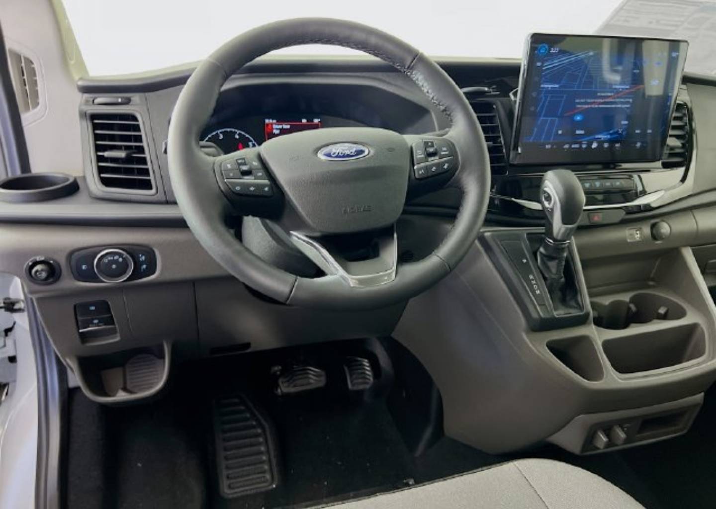 2025 Ford Transit Passenger Van XLT - Photo 16