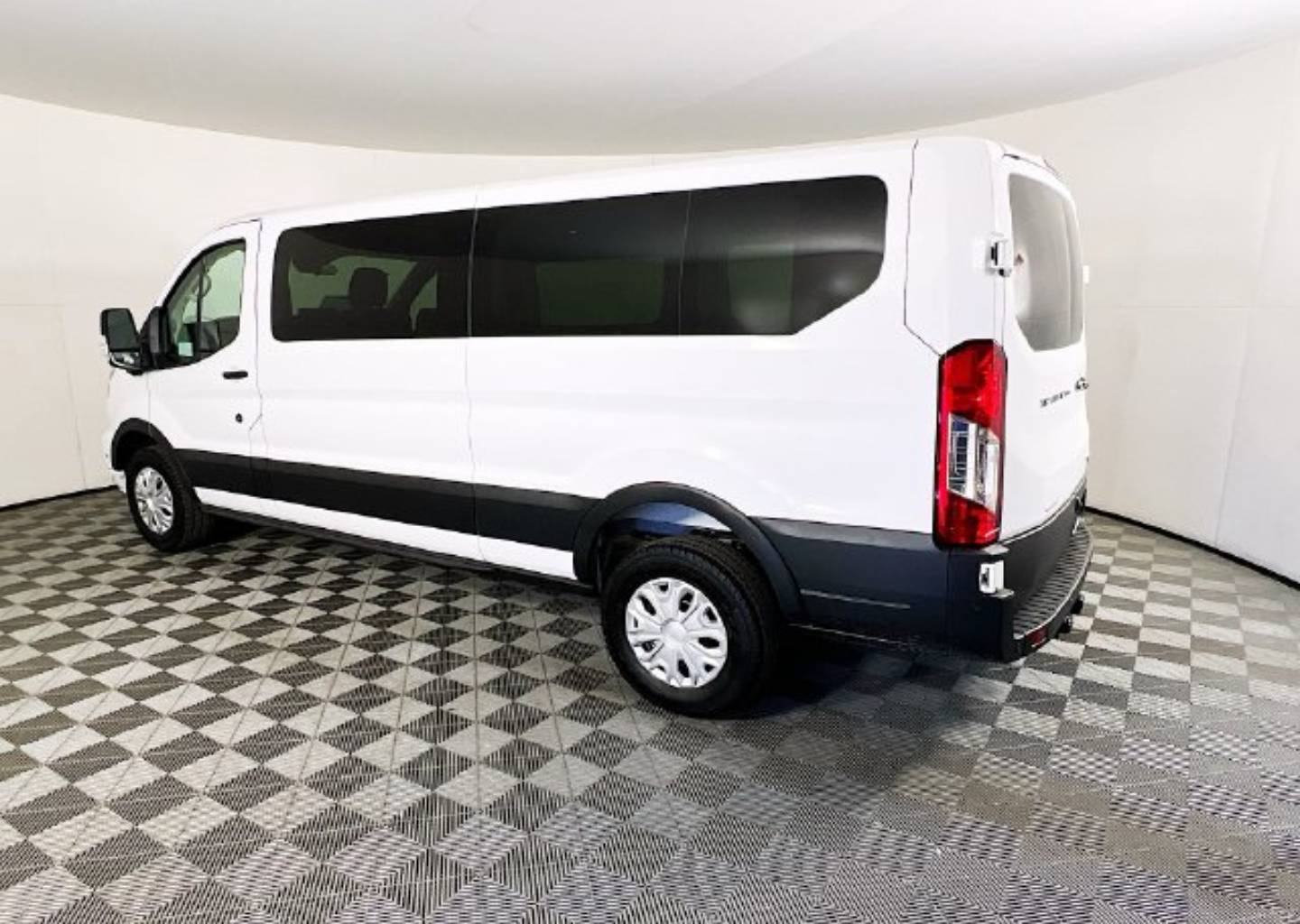 2025 Ford Transit Passenger Van XLT - Photo 22