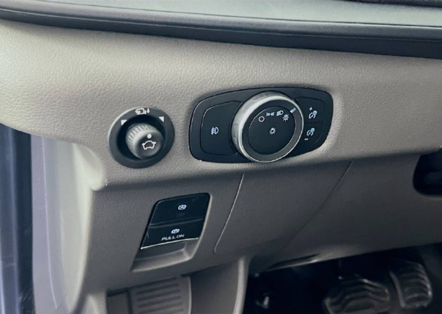 2025 Ford Transit Passenger Van XLT - Photo 26