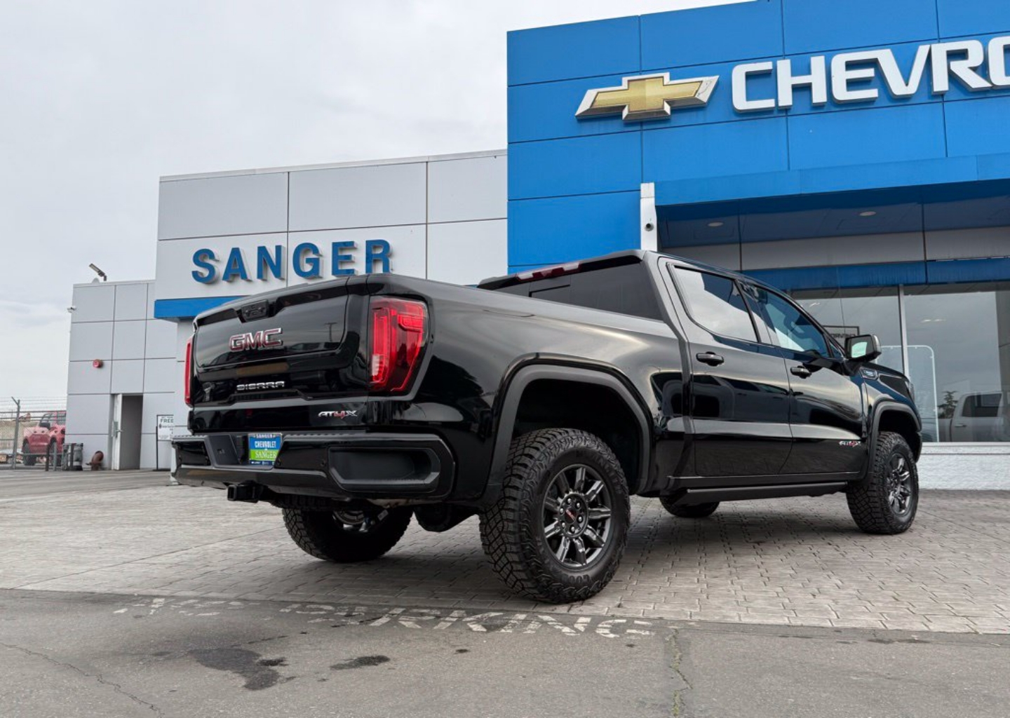 2026 GMC Sierra 1500 AT4X - Photo 9
