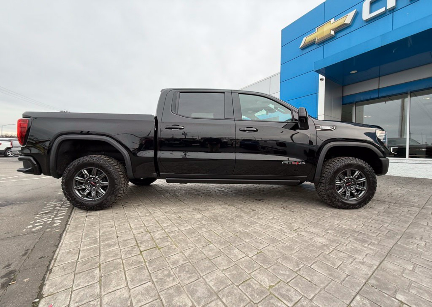 2026 GMC Sierra 1500 AT4X - Photo 13