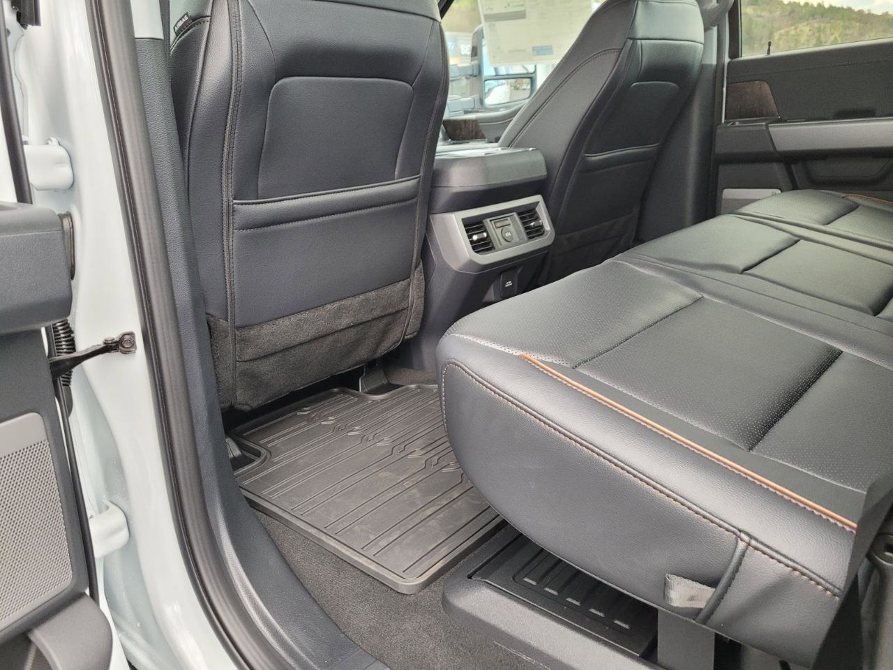 2026 Ford F-350 Super Duty Lariat - Photo 11