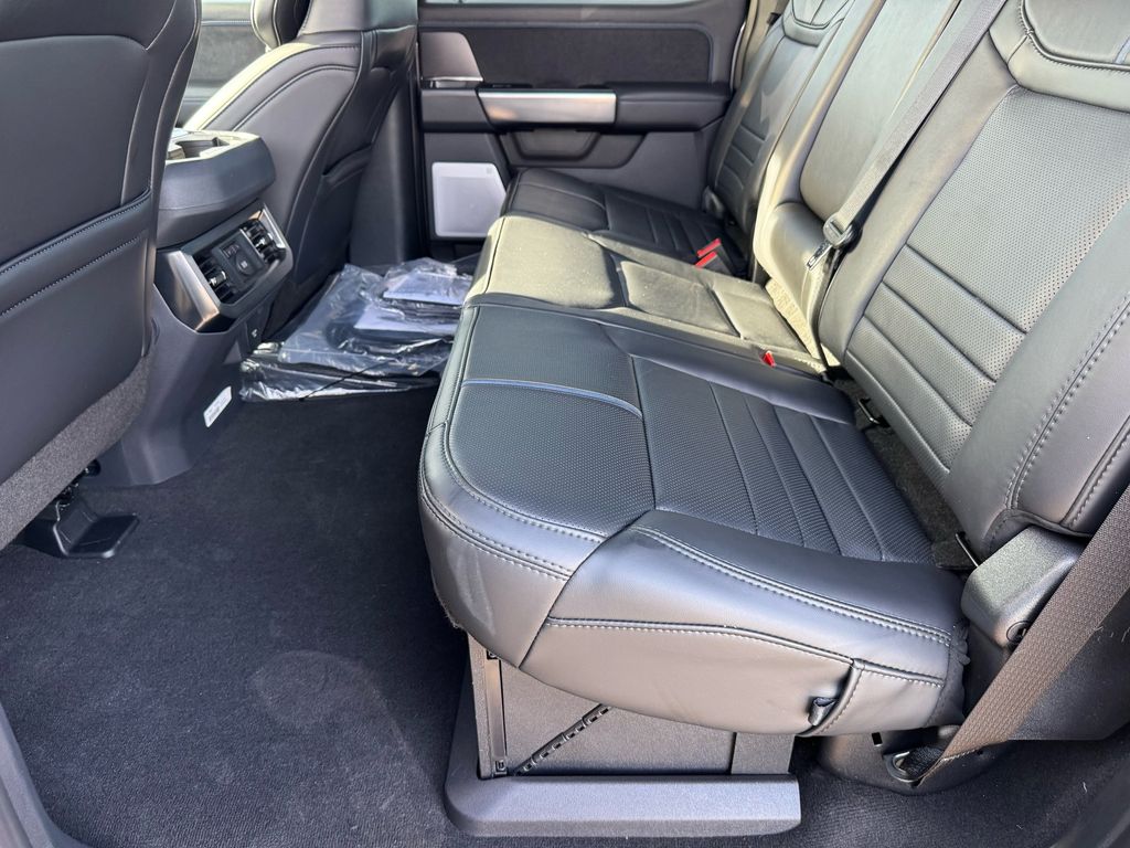 2026 Ford F-250 Super Duty Platinum - Photo 10