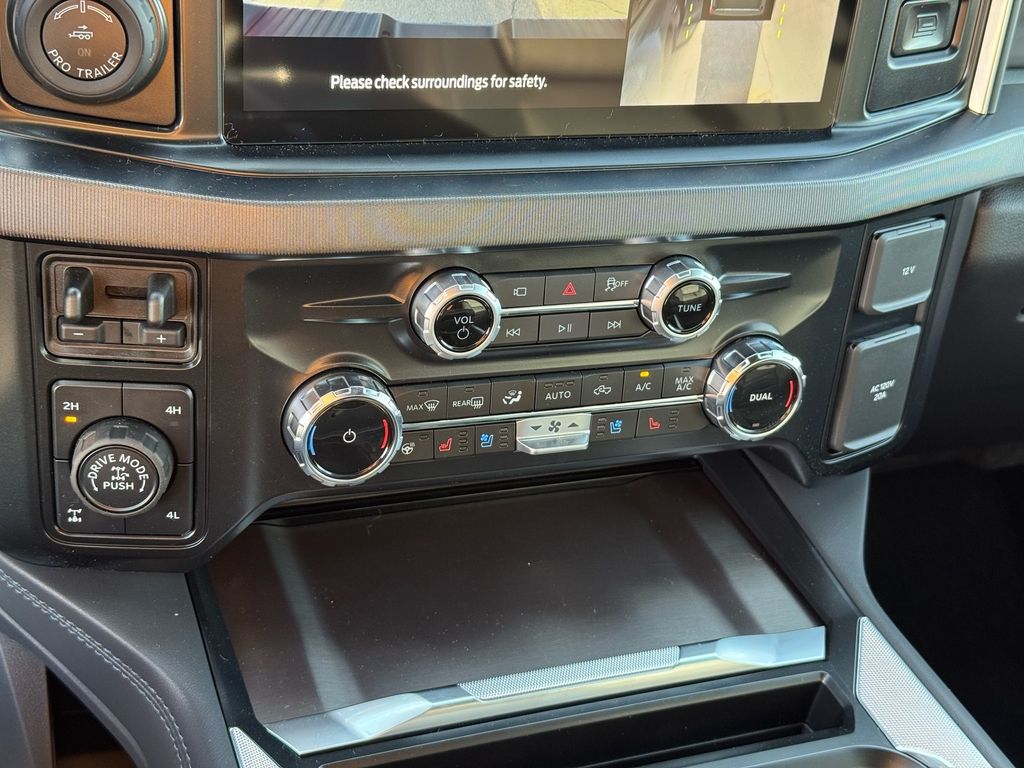 2026 Ford F-250 Super Duty Platinum - Photo 16