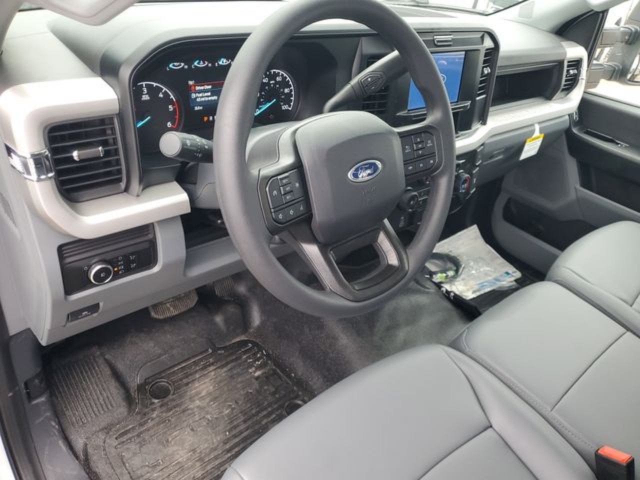 2025 Ford F-350 Super Duty Chassis Cab XL - Photo 9