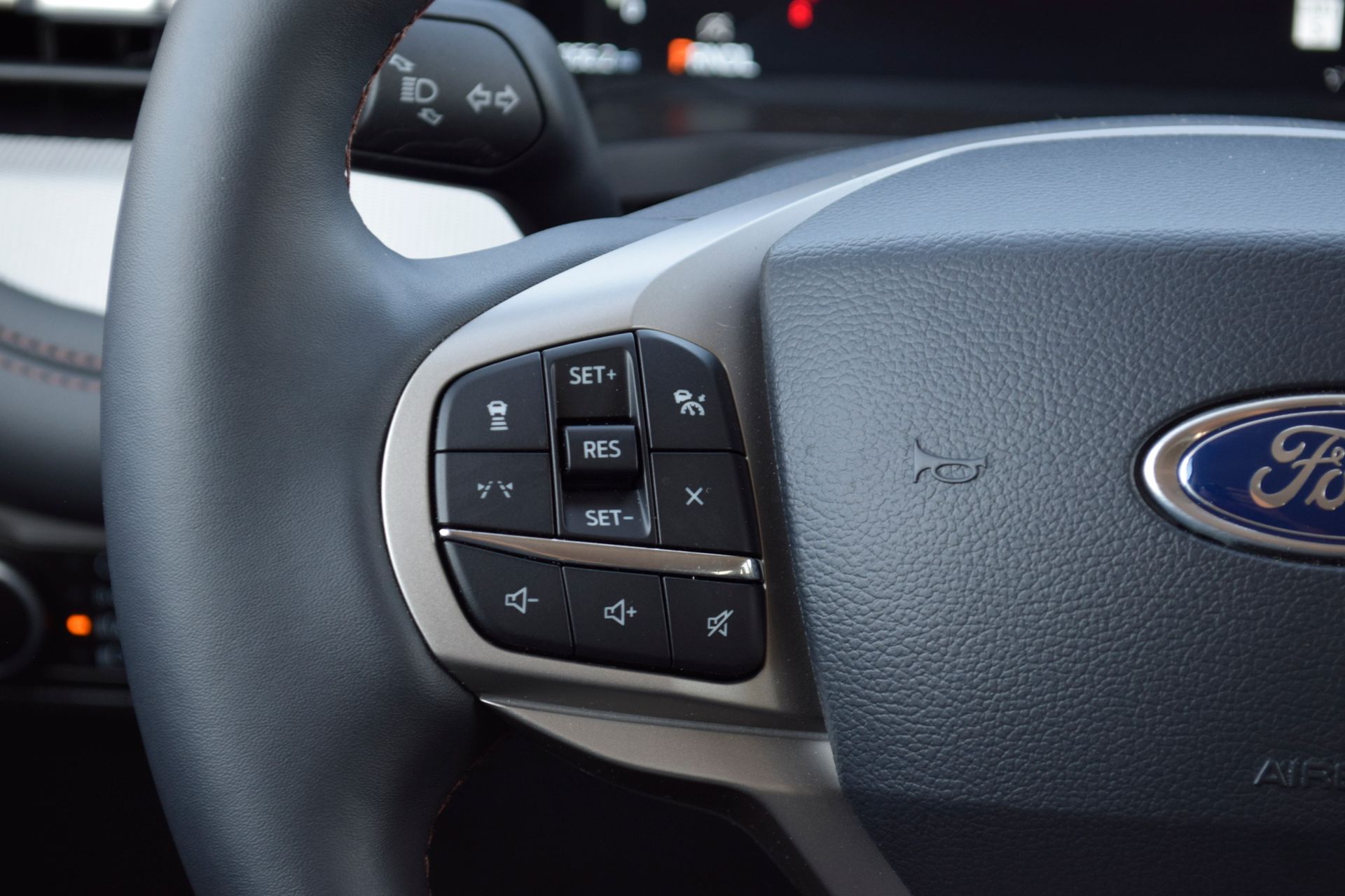 2026 Ford Explorer Active - Photo 9