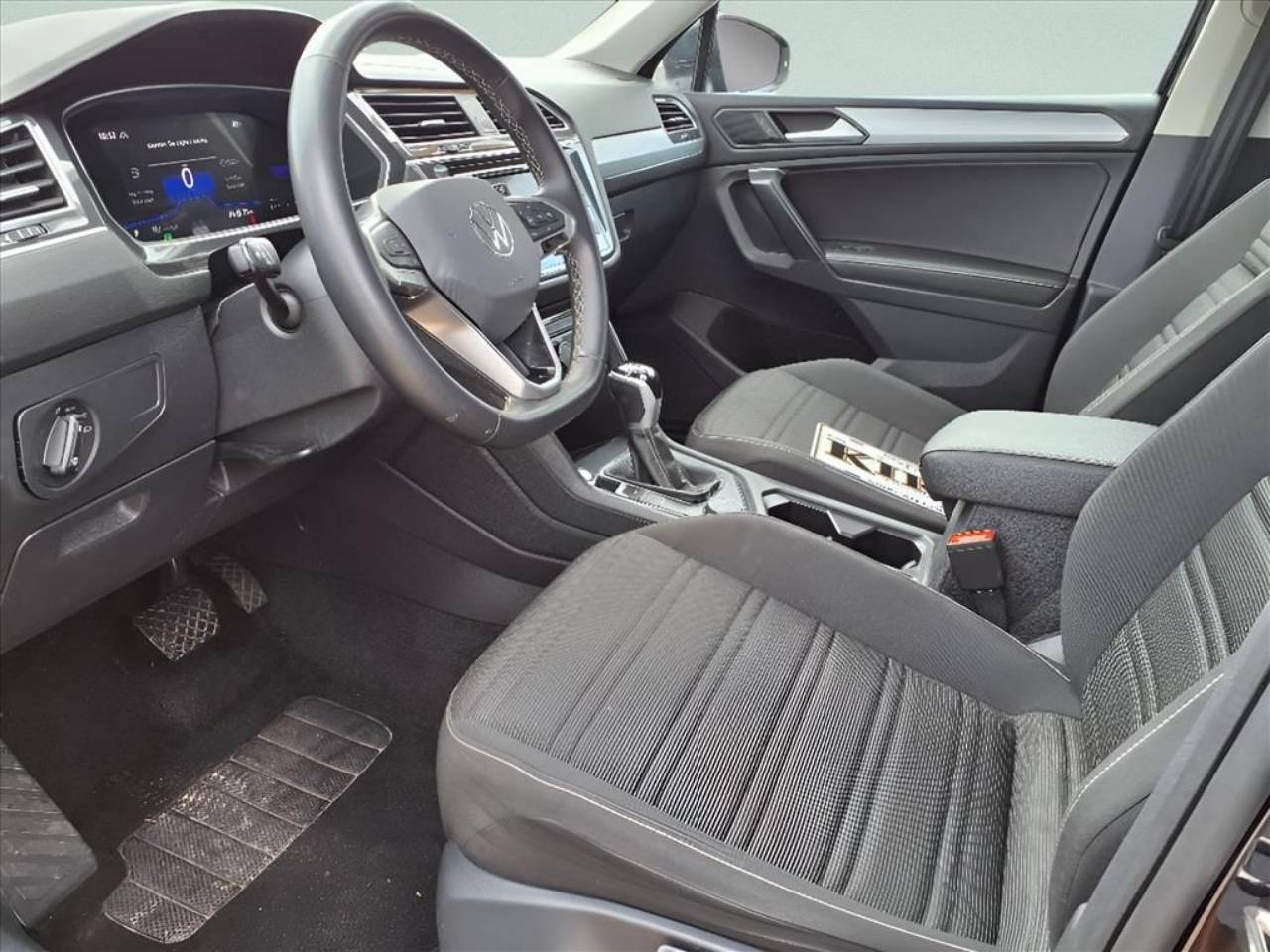 2024 Volkswagen Tiguan S - Photo 28