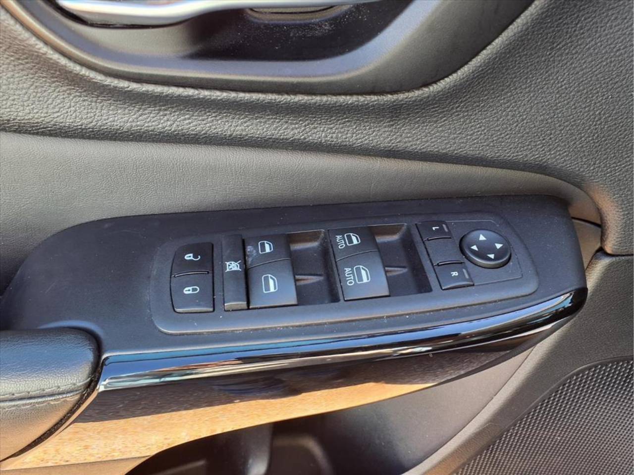 2023 Jeep Cherokee Altitude Lux - Photo 10