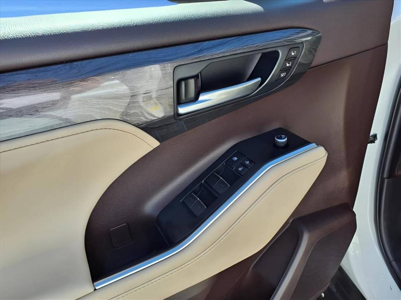 2021 Toyota Highlander Limited - Photo 14