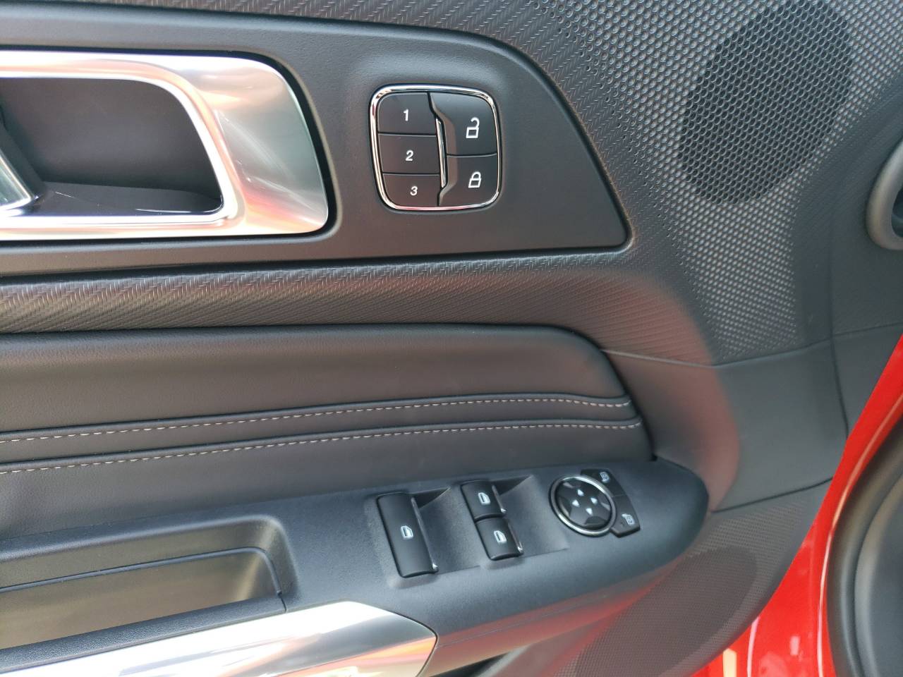 2025 Ford Mustang GT Premium Convertible - Photo 22