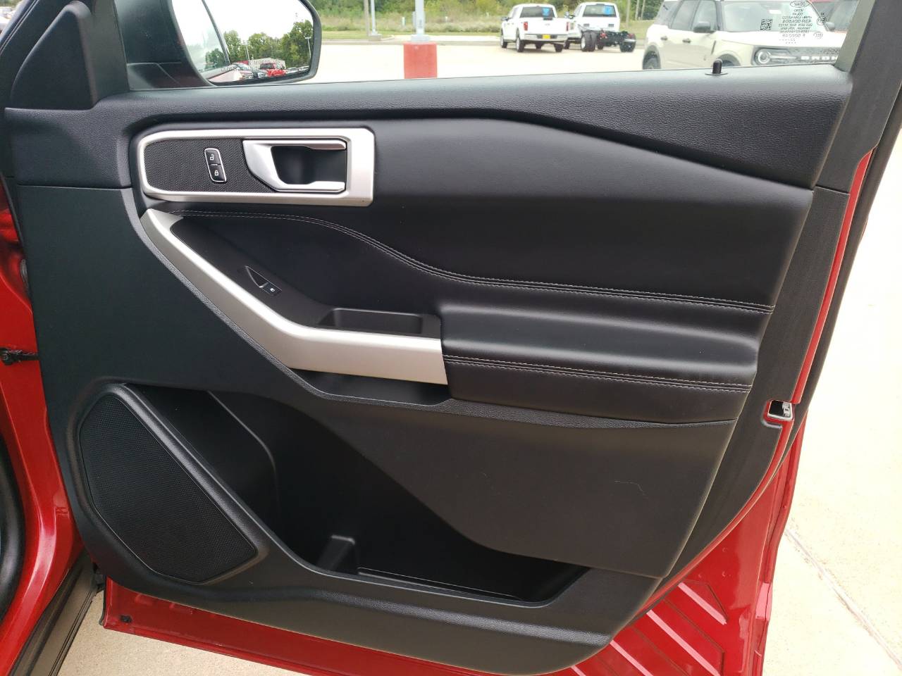 2023 Ford Explorer XLT - Photo 32