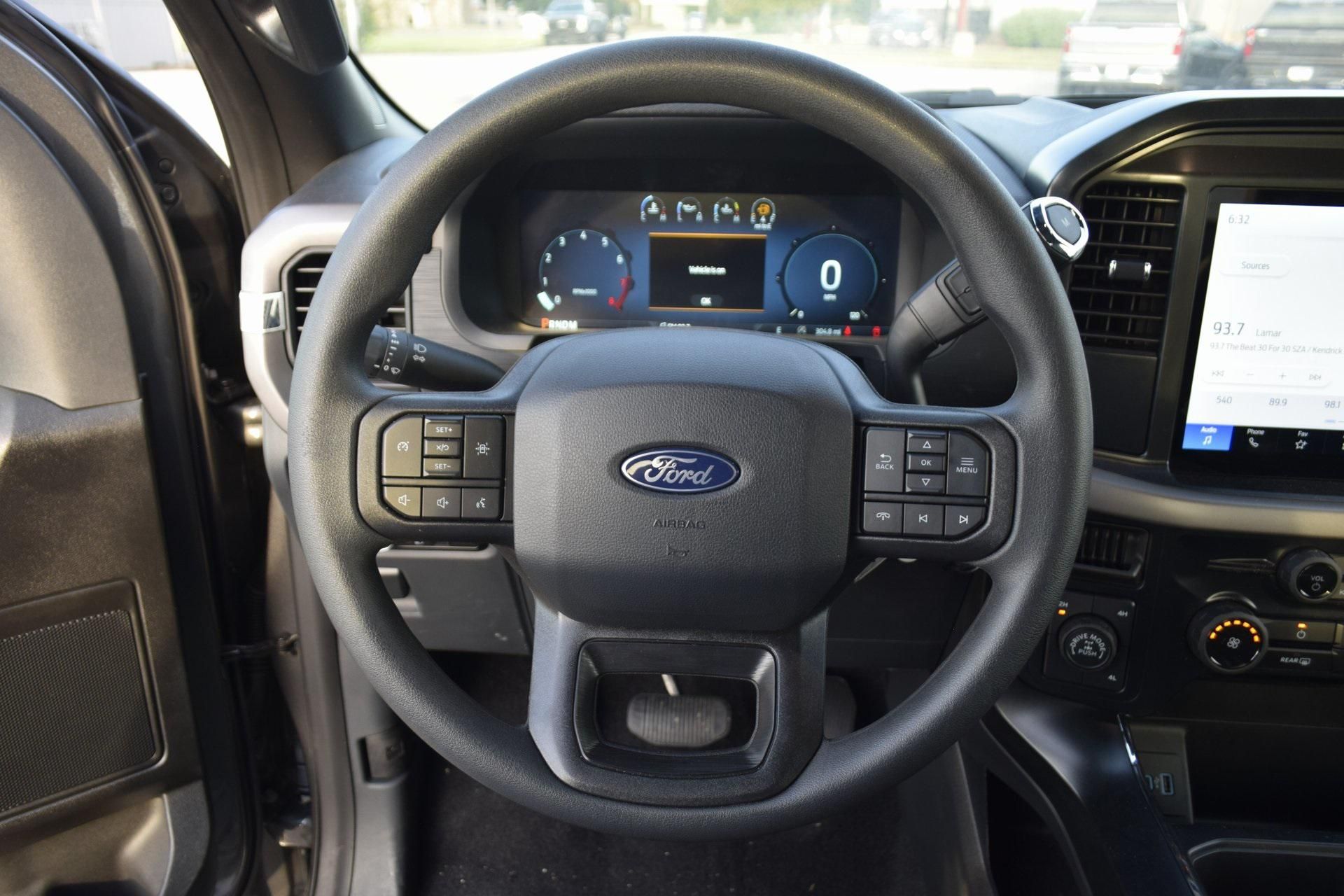 2025 Ford F-150 XL - Photo 8