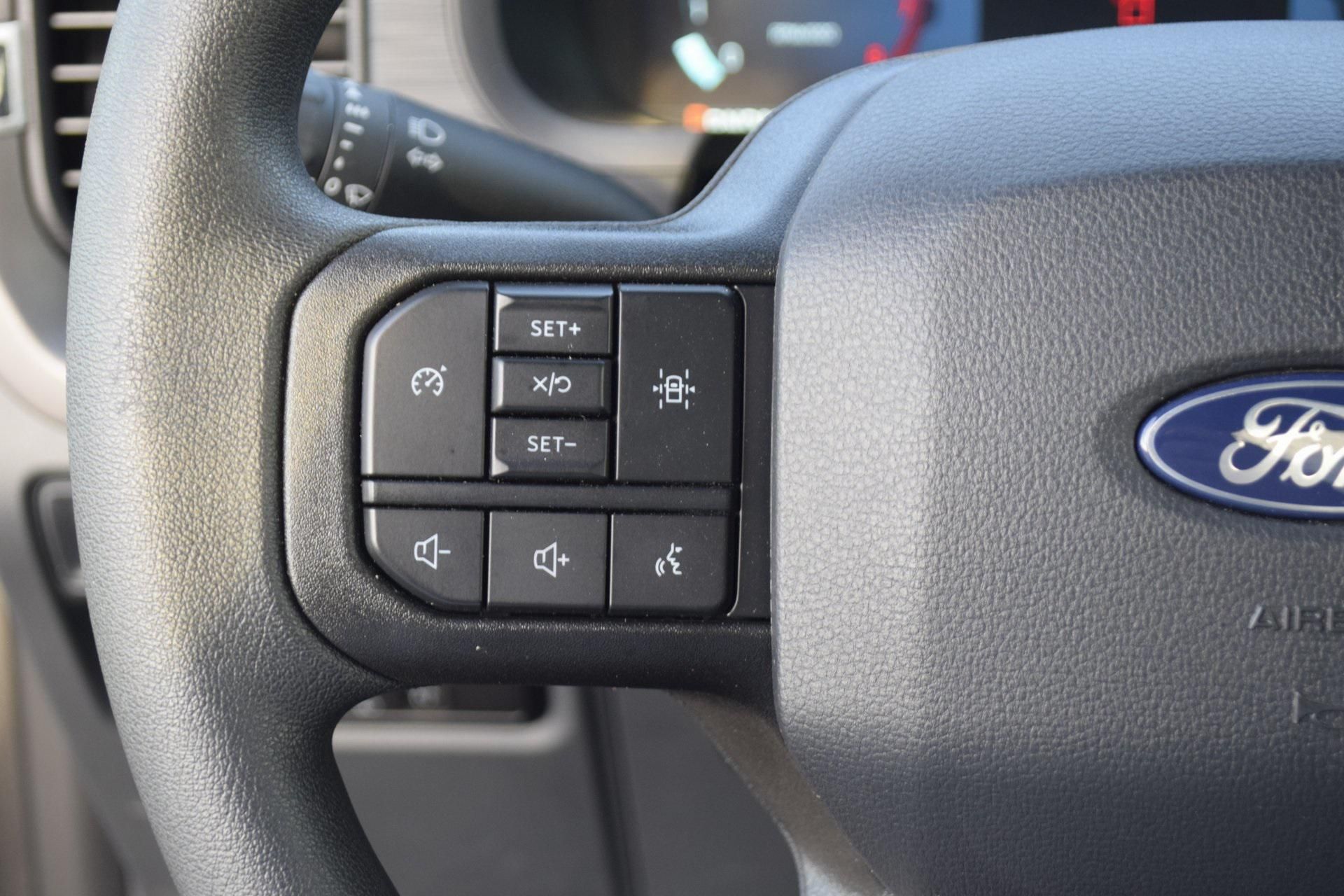 2025 Ford F-150 XL - Photo 9
