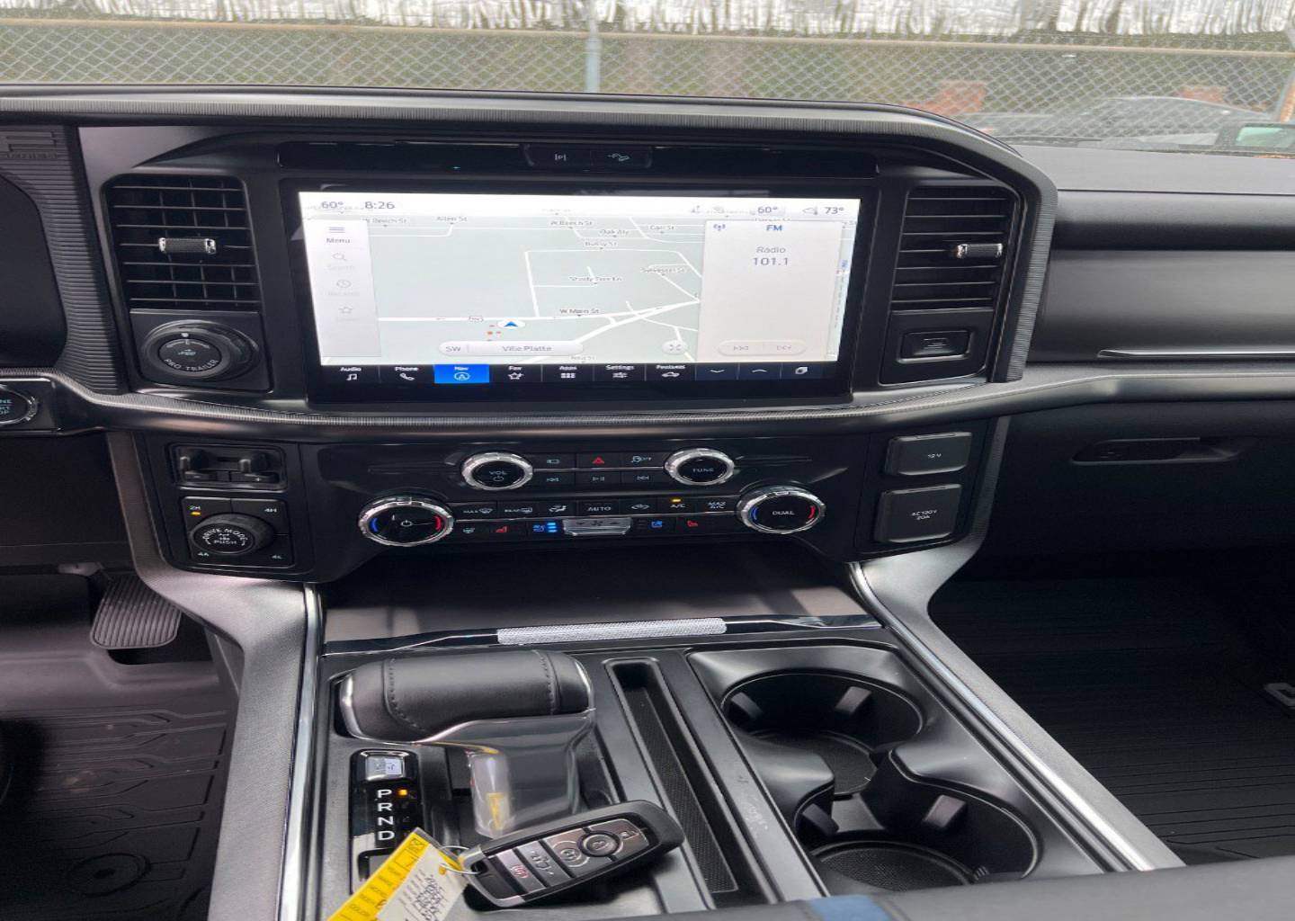 2025 Ford F-150 Platinum - Photo 13