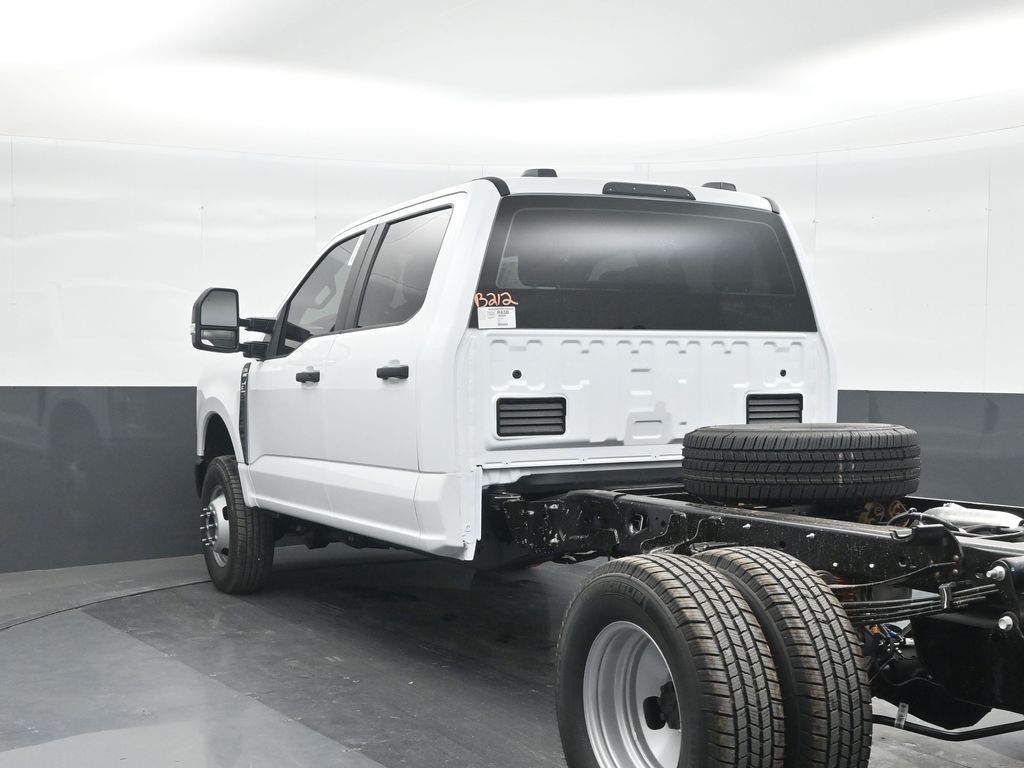 2025 Ford F-350 Super Duty Chassis Cab XL - Photo 20